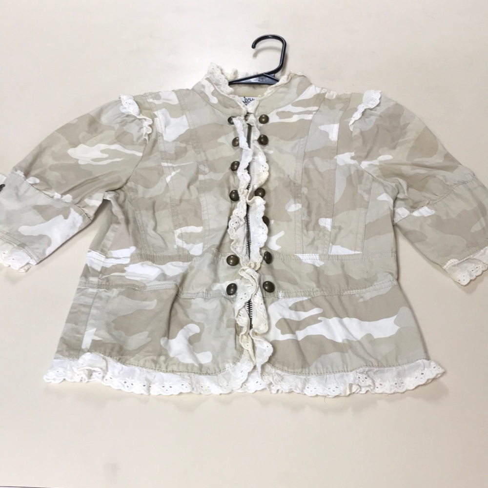 Juniors blouse size S. Ivu Jane